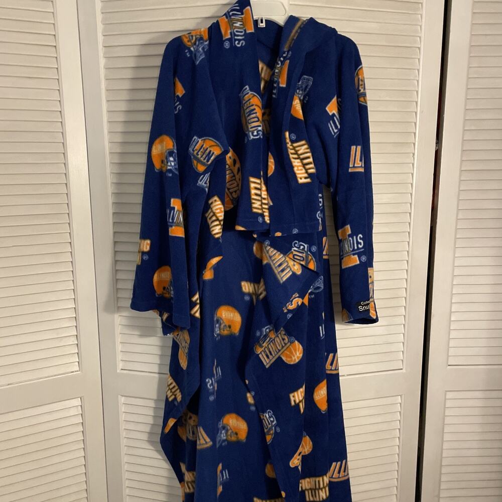 Fighting Illini University Of Illinois Snuggie Blanket Throw With Sleeves
